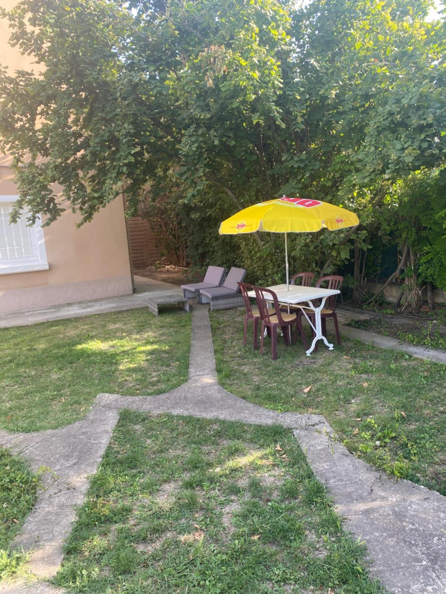 Spa Jardin Prive T3 Independant Dans Villa Morieres-les-Avignon Экстерьер фото